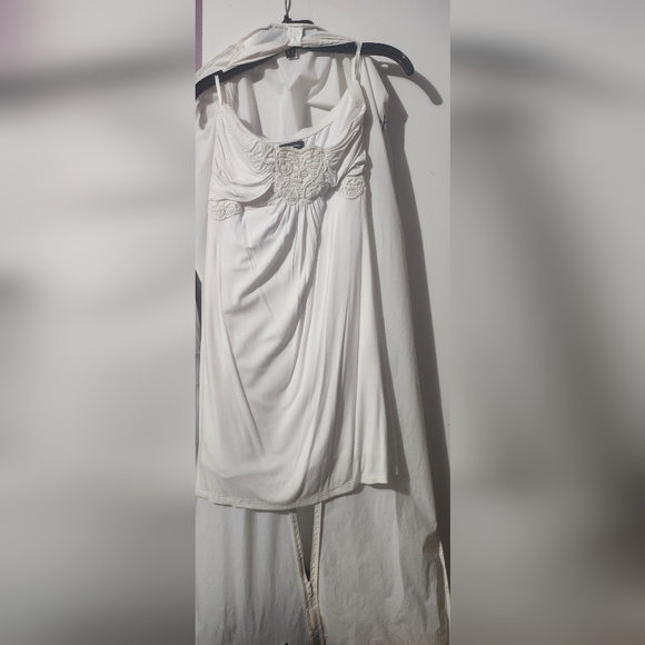 le chateau Dresses & Skirts - Le Chateau Strapless White knee length dress